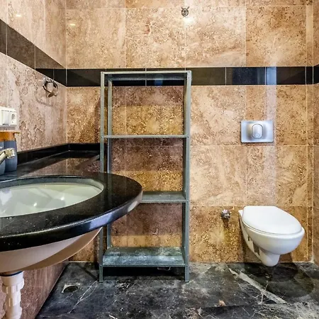 Unique Flat With Excellent Location In Beyoglu Apartment